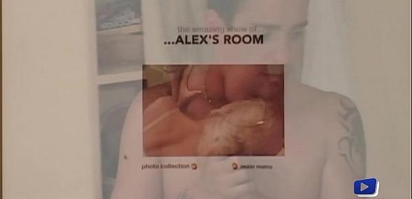  Alex, blonde nymphomane, ramène un jeune homme à grosse bite